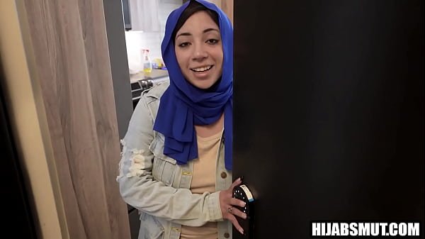 Gadis berdada berhijab disetubuhi saat bulan Ramadhan