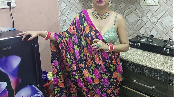 Desi Indian Bhabhi Selingkuh dengan Suami dan bercinta dengan saudara ipar di dapur Film Penuh audio hindi