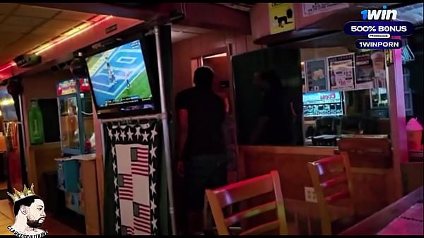 Krim Bahagia Korea Mungil Mendapat Quickie BBC di Bar Direkam oleh Meltdown Man