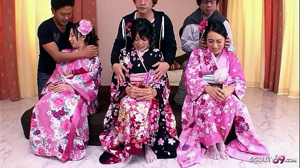 Pesta Seks Jepang yang Langka dengan tiga Remaja JAV lucu dengan Vagina Berbulu