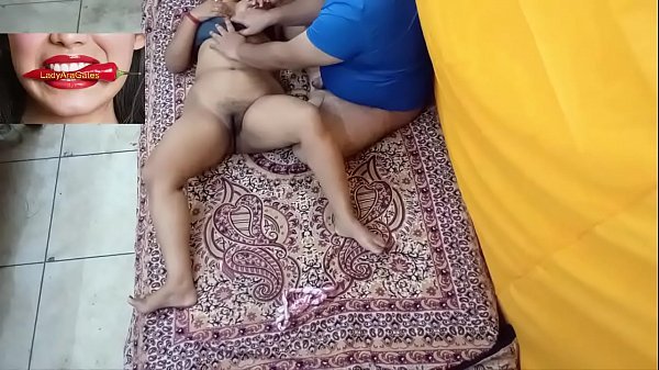 Gadis seksi bercinta di rumahnya